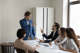 مهارة التعامل مع رؤساء العمل